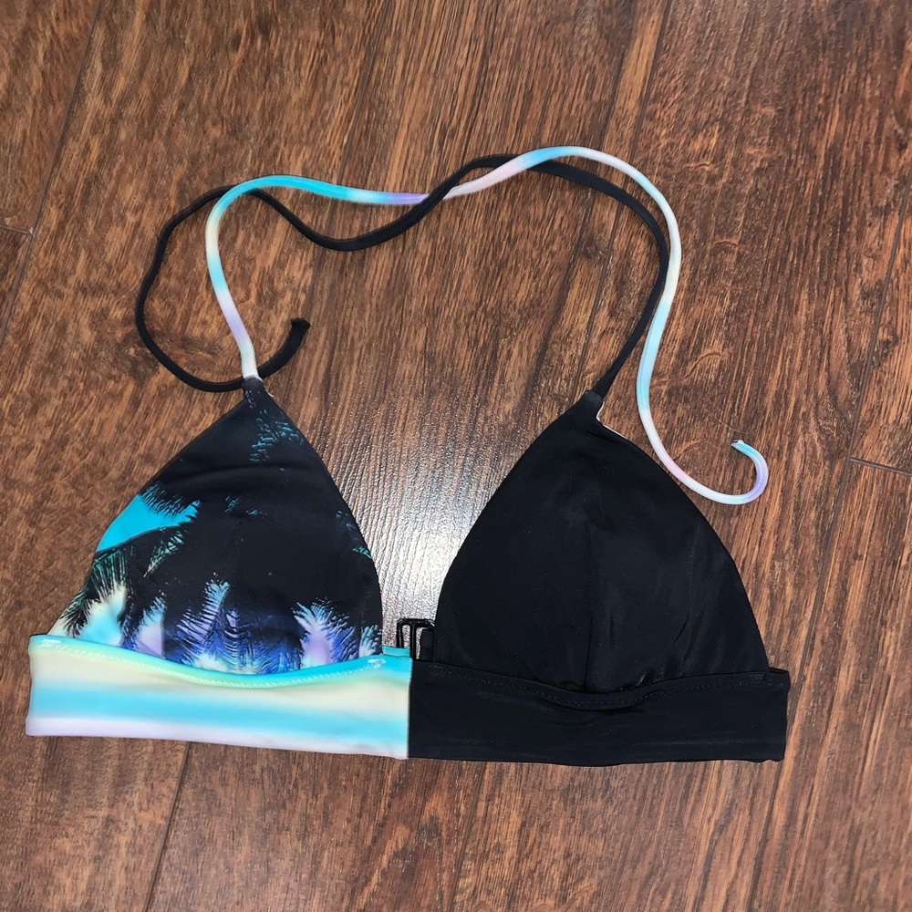 Victoria’s Secret bikini top
